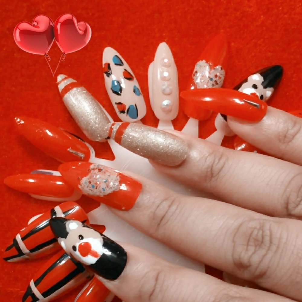 Fake Nails - Picture 4 of 6